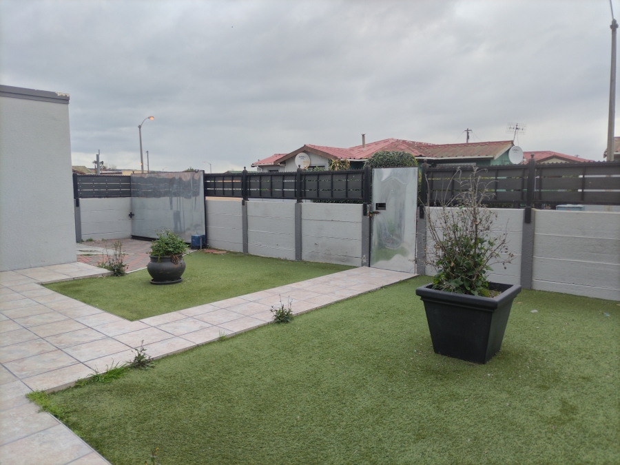 To Let 3 Bedroom Property for Rent in Bell Glen Western Cape
